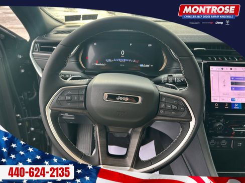 New 2025 Jeep Grand Cherokee Limited w/ Black Appearance Package image 14