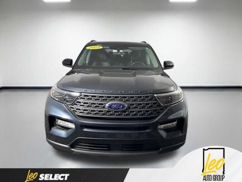 Used 2023 Ford Explorer XLT w/ Equipment Group 202A AWD/4WD image 2
