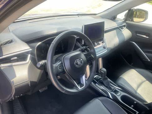 Used 2025 Toyota Corolla Cross XLE AWD/4WD image 10