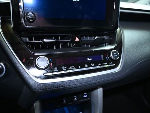 Used 2023 Toyota Corolla Cross XLE w/ Convenience Package image 33