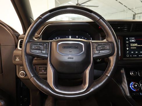 Used 2024 GMC Yukon XL Denali Ultimate AWD/4WD image 10
