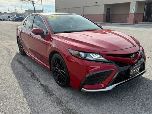 Used 2022 Toyota Camry XSE image 5