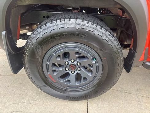Used 2025 Nissan Frontier PRO-4X AWD/4WD image 14