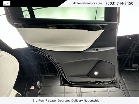 Used 2019 Tesla Model X 75D image 26