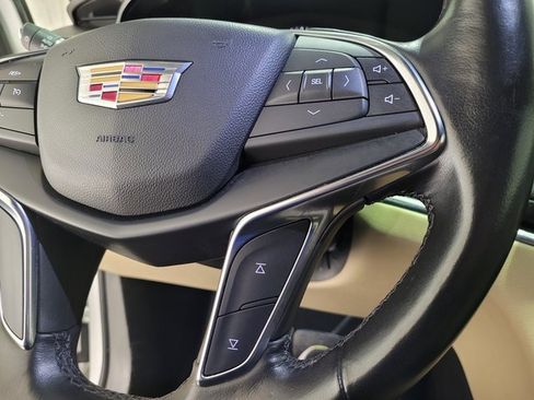 Used 2018 Cadillac XT5 FWD image 38