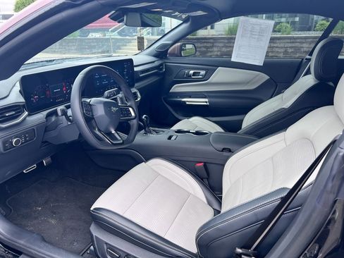 Used 2025 Ford Mustang Premium RWD image 9
