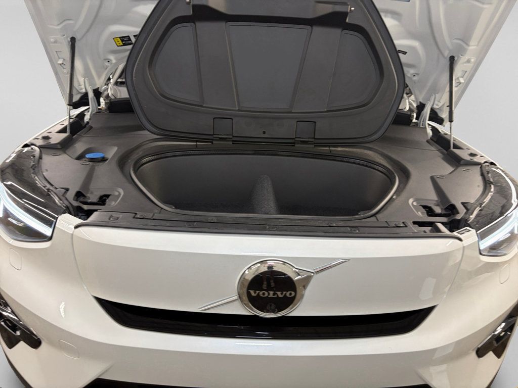 Used 2023 Volvo XC40 Recharge Ultimate w/ Protection Package Premier AWD/4WD image 26