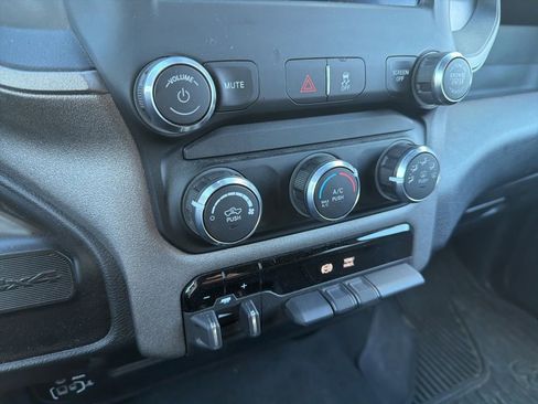 Used 2024 RAM 2500 Tradesman w/ Chrome Appearance Group image 20