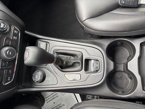 Used 2019 Jeep Cherokee Latitude Plus w/ Cold Weather Group image 22