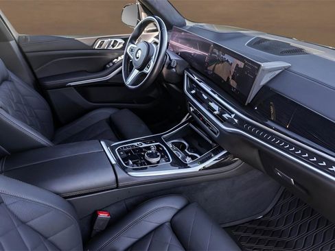 Used 2023 BMW X7 xDrive40i w/ Executive Package image 33