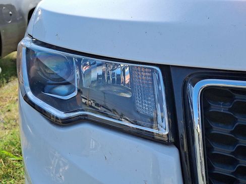 Used 2022 Jeep Grand Cherokee Limited image 6