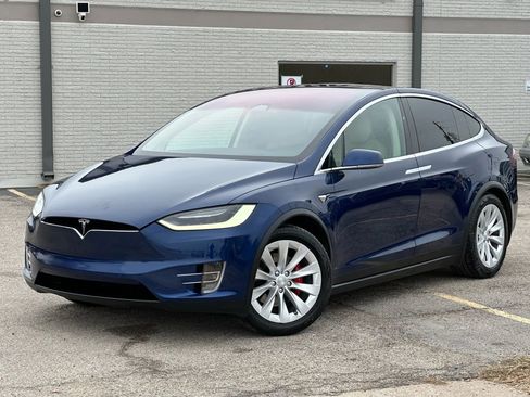 Used 2017 Tesla Model X P100D image 2