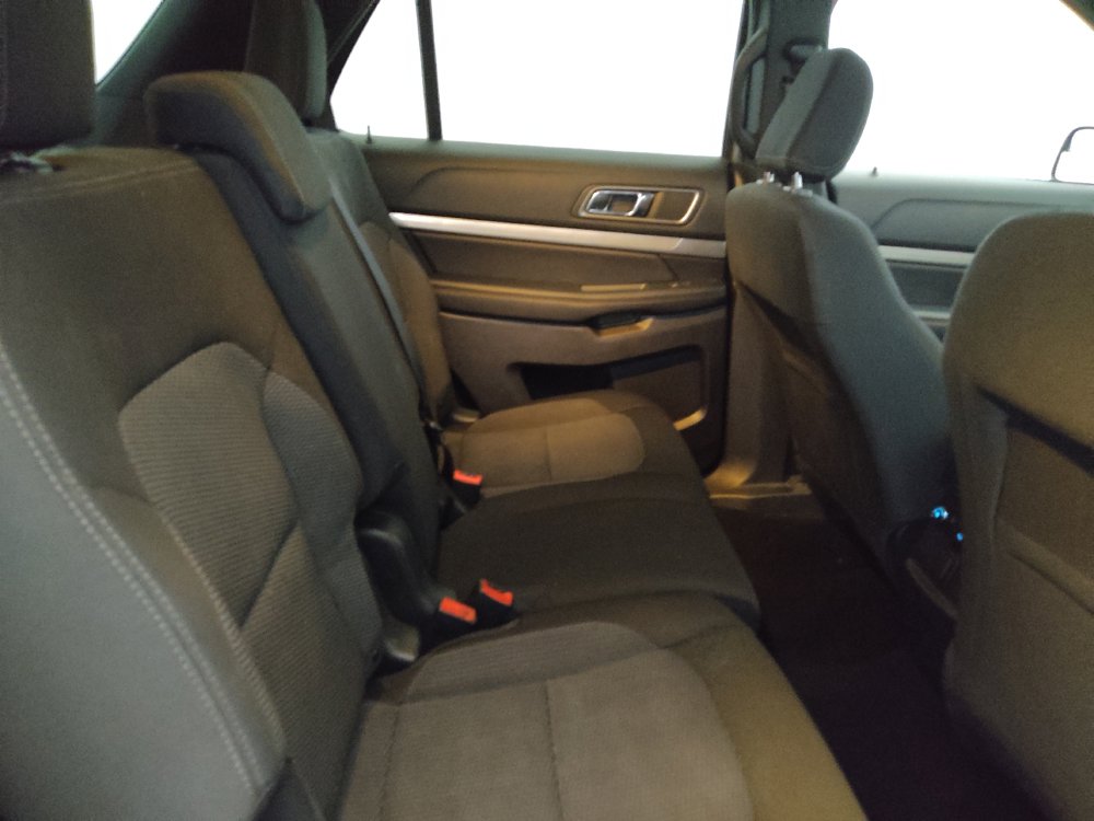 Used 2018 Ford Explorer XLT AWD/4WD image 19