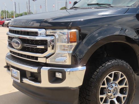 Used 2022 Ford F250 Lariat w/ Lariat Ultimate Package AWD/4WD image 3