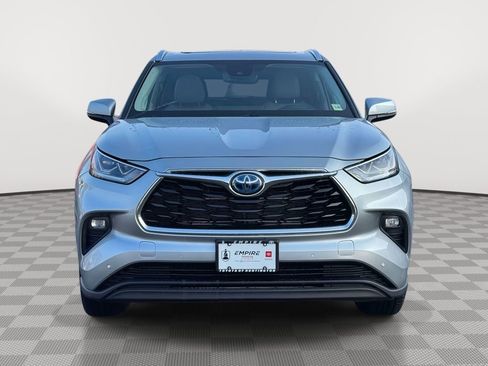 Used 2024 Toyota Highlander Limited image 2