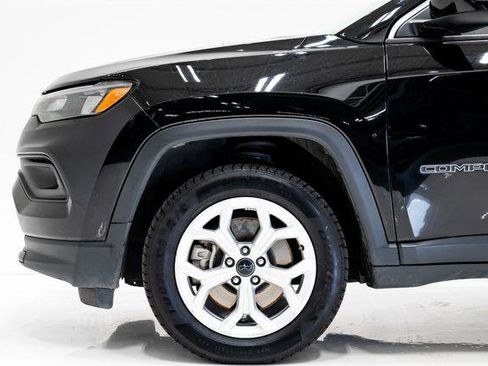 Certified 2025 Jeep Compass Latitude AWD/4WD image 31