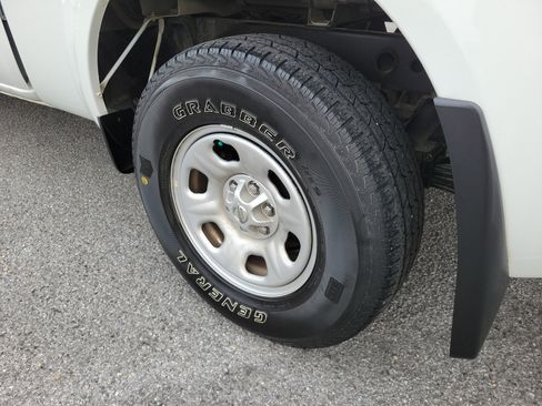 Used 2019 Nissan Frontier S image 24