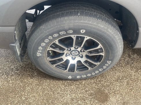 Used 2021 Nissan Titan SV w/ Accessory Utility Package image 18