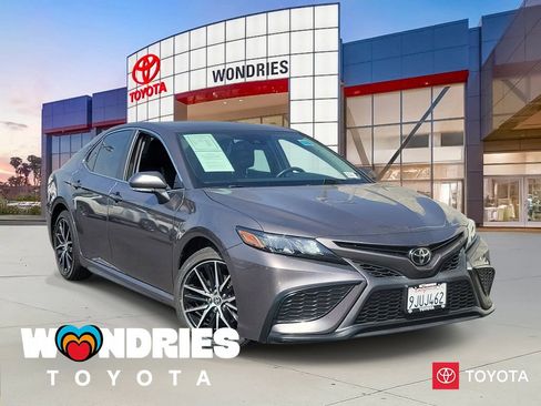 Used 2024 Toyota Camry SE w/ Blackout Package (TMS) image 1