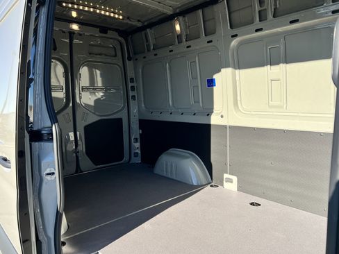 New 2025 Mercedes-Benz Sprinter 2500 image 21