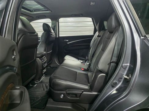 Used 2020 Acura MDX SH-AWD 7-Passenger SUV image 16