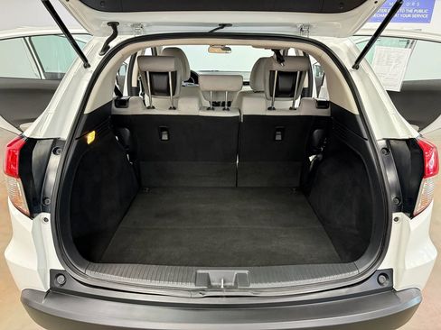 Used 2022 Honda HR-V LX image 8