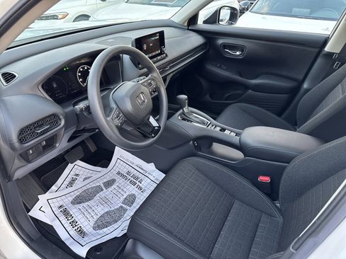Certified 2025 Honda HR-V LX image 12