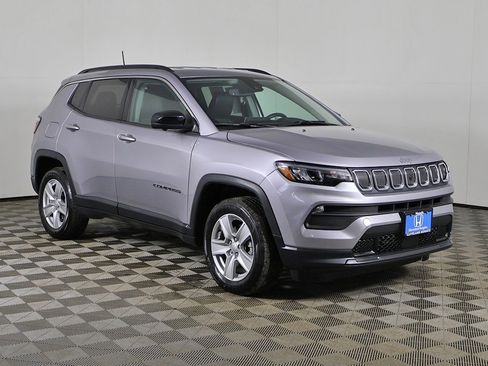 Used 2022 Jeep Compass Latitude w/ Convenience Group image 2