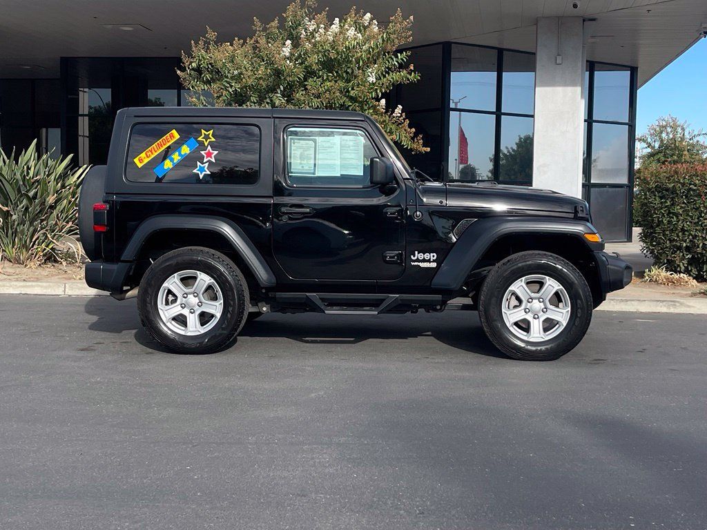 Used 2018 Jeep Wrangler Sport AWD/4WD image 3