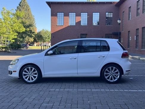 Used 2012 Volkswagen Golf TDI FWD image 2