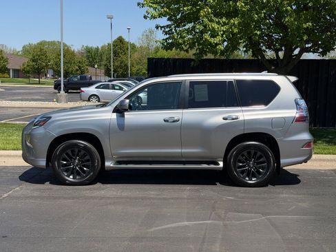 Used 2023 Lexus GX 460 Premium w/ Premium Package AWD/4WD image 2