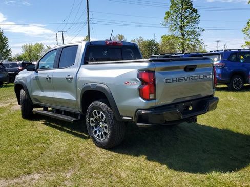 Used 2024 Chevrolet Colorado Z71 w/ Z71 Convenience Package 2 AWD/4WD image 25