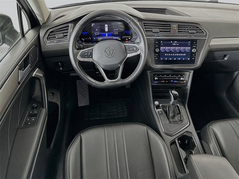 Used 2024 Volkswagen Tiguan SE image 22