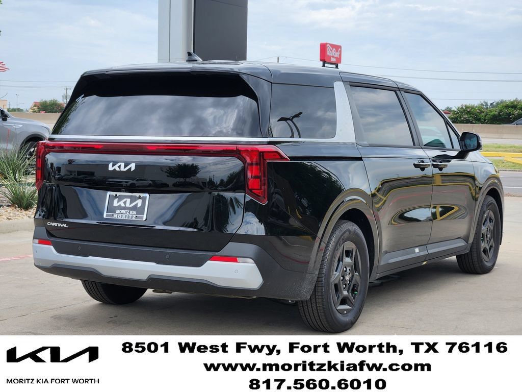 New 2026 Kia Carnival FWD image 3