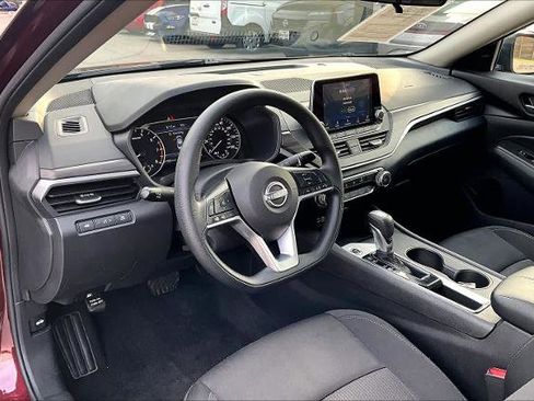 Certified 2025 Nissan Altima 2.5 SV image 17