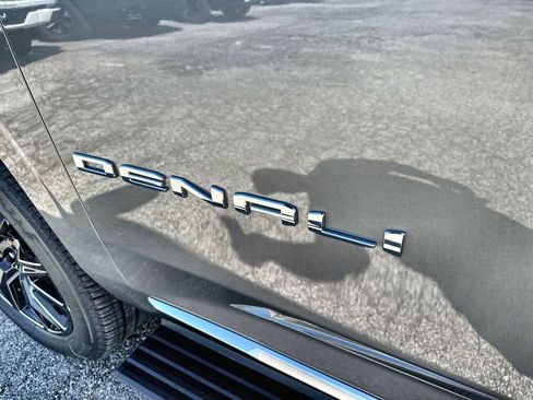New 2026 GMC Yukon Denali w/ Denali Reserve Package AWD/4WD image 14