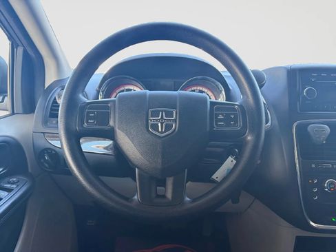 Used 2016 Dodge Grand Caravan SE w/ Quick Order Package 29E SE FWD image 26