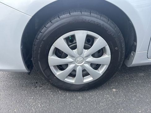 Used 2011 Toyota Corolla LE image 9