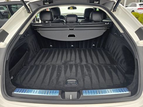 Used 2017 Mercedes-Benz GLC 300 4MATIC Coupe image 10