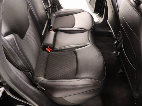 Used 2025 Jeep Compass Latitude image 14