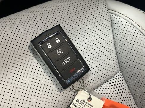 New 2026 Jeep Cherokee Overland w/ Trailer Tow Group image 30