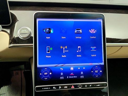 Used 2024 Mercedes-Benz S 580e 4MATIC Sedan w/ AMG Line image 18