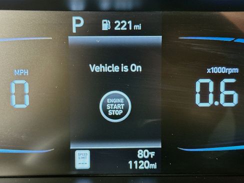 Used 2026 Hyundai Elantra Sport image 15