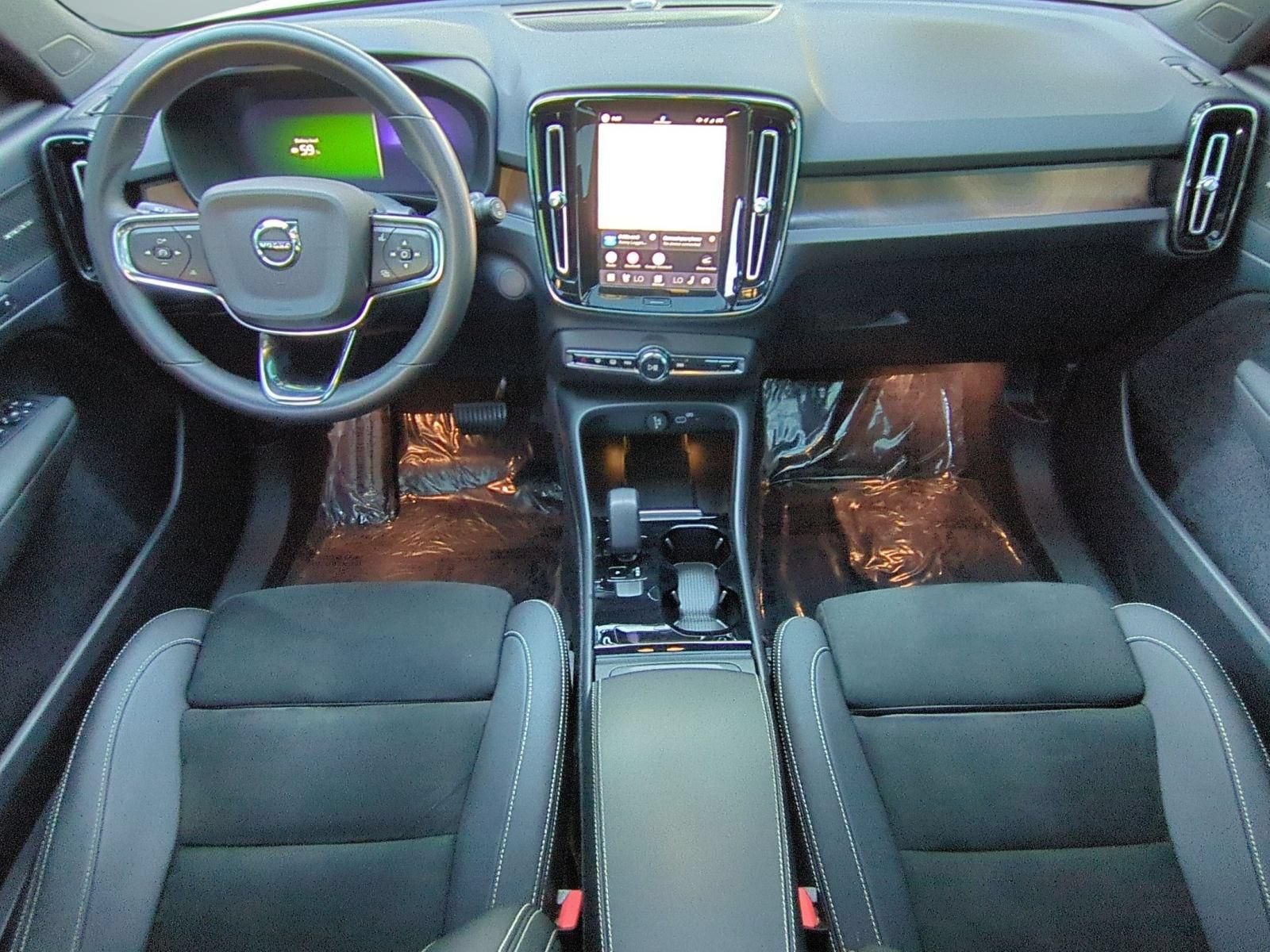 Used 2023 Volvo XC40 Recharge Ultimate AWD/4WD image 25