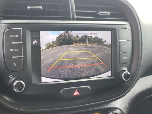 Used 2025 Kia Soul LX w/ LX Technology Package image 21