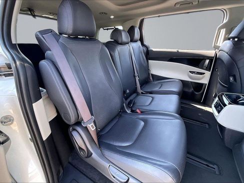 Used 2024 Kia Carnival SX Prestige FWD image 28