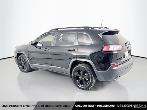 Used 2019 Jeep Cherokee Latitude Plus FWD image 7