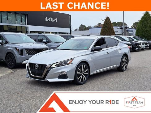 Used 2019 Nissan Altima 2.5 SR w/ SR Premium Package image 1