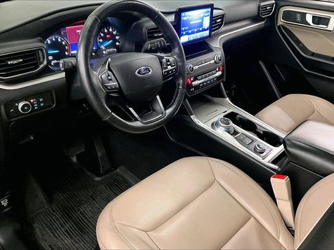 Used 2020 Ford Explorer XLT w/ Equipment Group 202A image 12