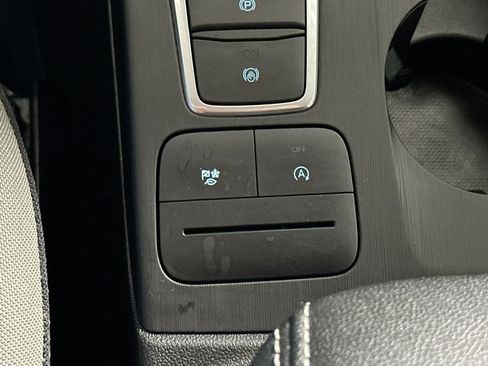 Used 2020 Ford Escape SE image 26